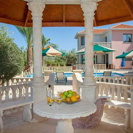 Twin Palms * Polis